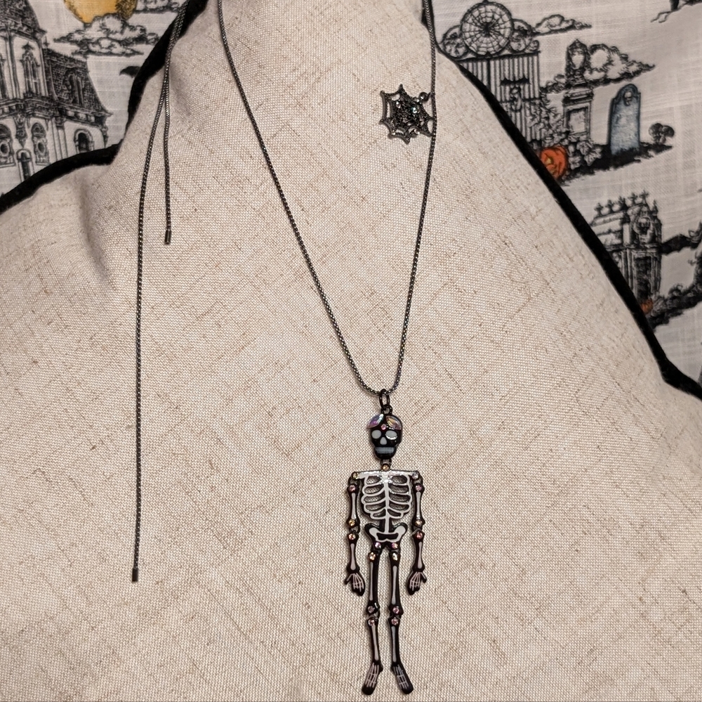 🆕 Skeleton Glow Pendant Necklace 💀 Betsey Johnson